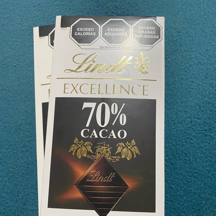 photo of Lindt 70% Cacao Fondente Intenso shared by @elenapera on  19 Jan 2023 - review