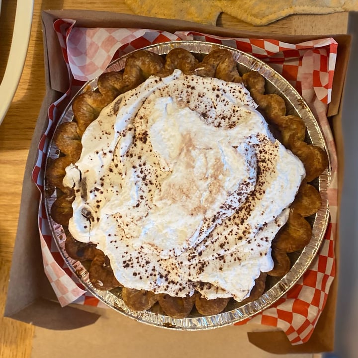 photo of Shoofly Vegan Bakery and Cafe Chocolate Cream Pie shared by @knorthway on  31 Dec 2022 - review