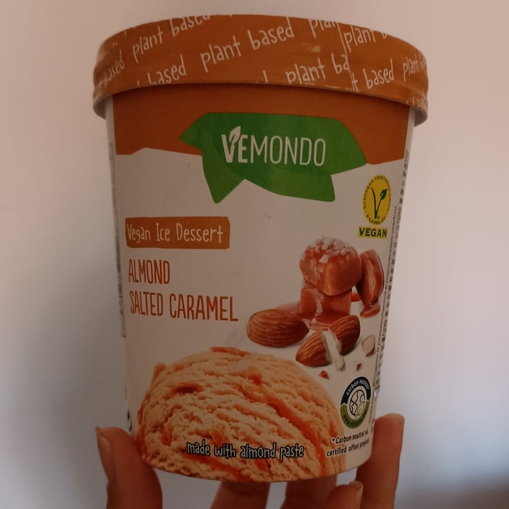 photo of Vemondo Vegan Ice Dessert-Almond salted caramel shared by @leiremarcs on  05 May 2023 - review