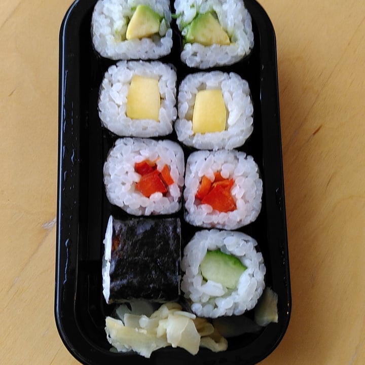 photo of EatHappy Maki Mix Vegan shared by @youri on  04 Mar 2023 - review