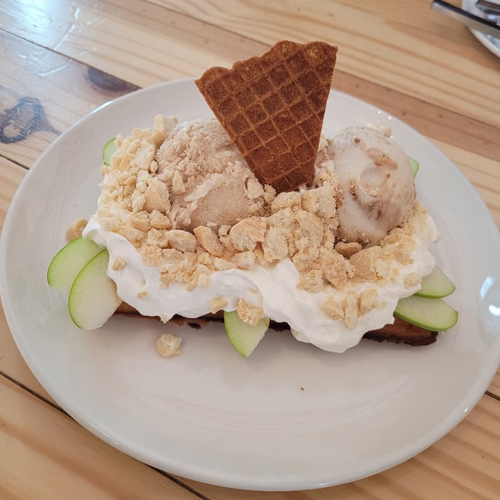 photo of ditto Apple Pie Chai Sigature Waffle shared by @simonel on  22 Apr 2023 - review