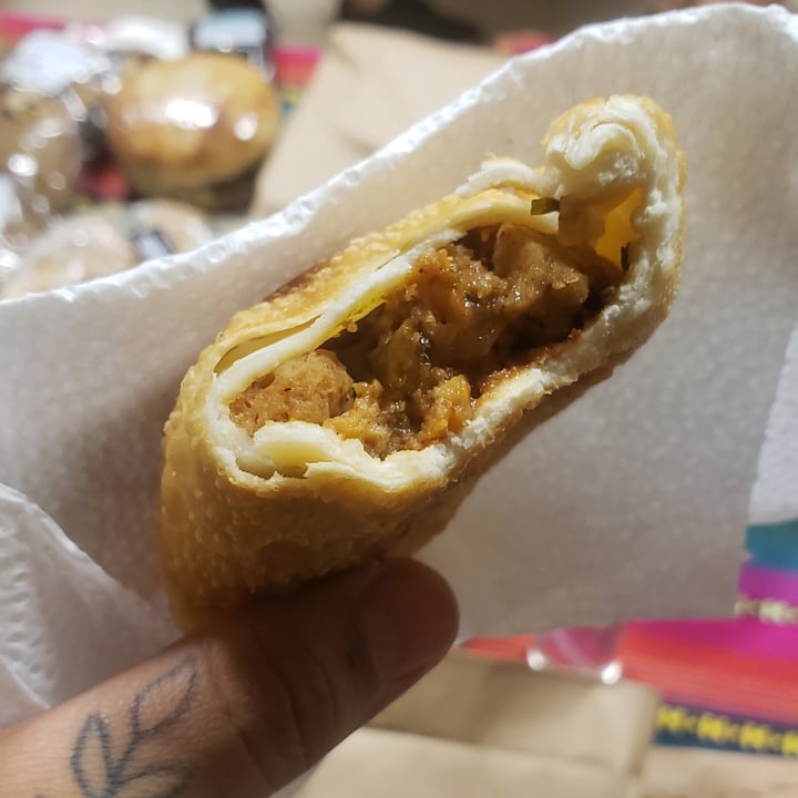 photo of Vegan de A Uno Empanadas shared by @camox on  24 Jan 2023 - review