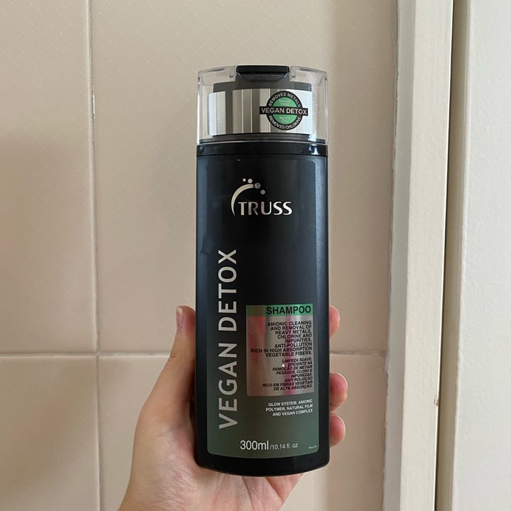 photo of Truss Shampoo 100% Vegan Base shared by @alvchiminazzo on  25 May 2023 - review