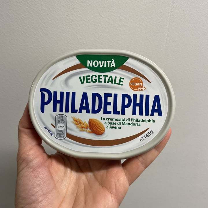 photo of Philadelphia Almond & Oat Based shared by @cinziagilmore on  28 May 2023 - review