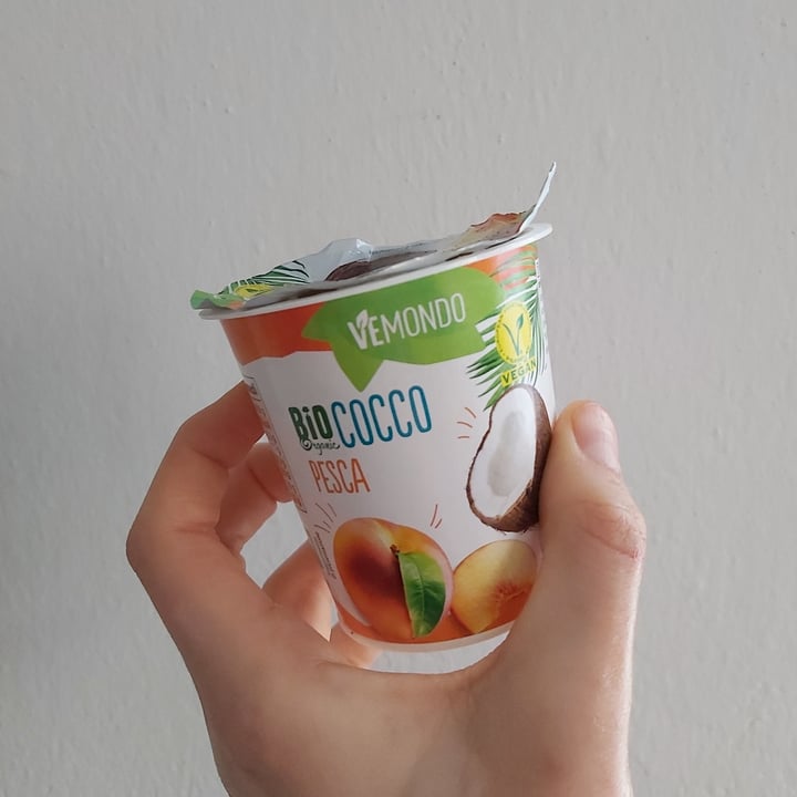 photo of Vemondo yogurt bio cocco pesca shared by @alem97 on  20 Feb 2023 - review