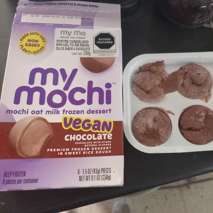 photo of My mochi Mochi Oatmilk Frozen Dessert,  Chocolate shared by @katzedernacht on  02 Apr 2023 - review