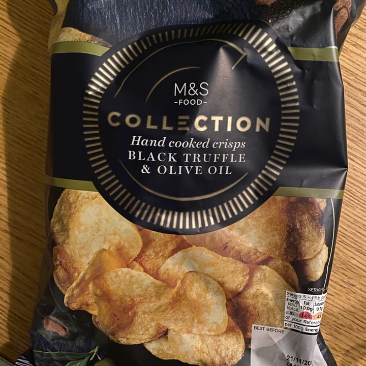 photo of Marks & Spencer Food (M&S) Black Truffle & Olive Oil Hand Cooked Crisps shared by @smhal on  12 Aug 2023 - review