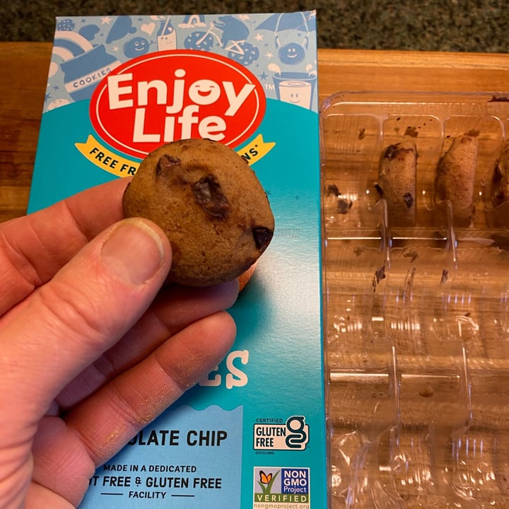 photo of Enjoy Life Soft Baked Cookies Chocolate Chip shared by @geneogden on  02 Jan 2023 - review