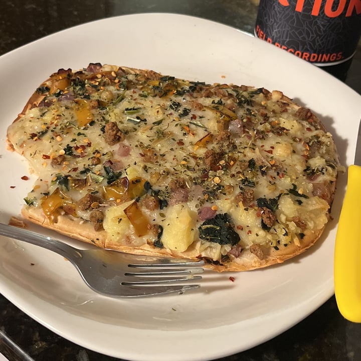 photo of Daiya Flatbread Meatless Italian Sausage Style Crumbles, Roasted Pepper & Kale shared by @drjennpt on  11 Feb 2023 - review