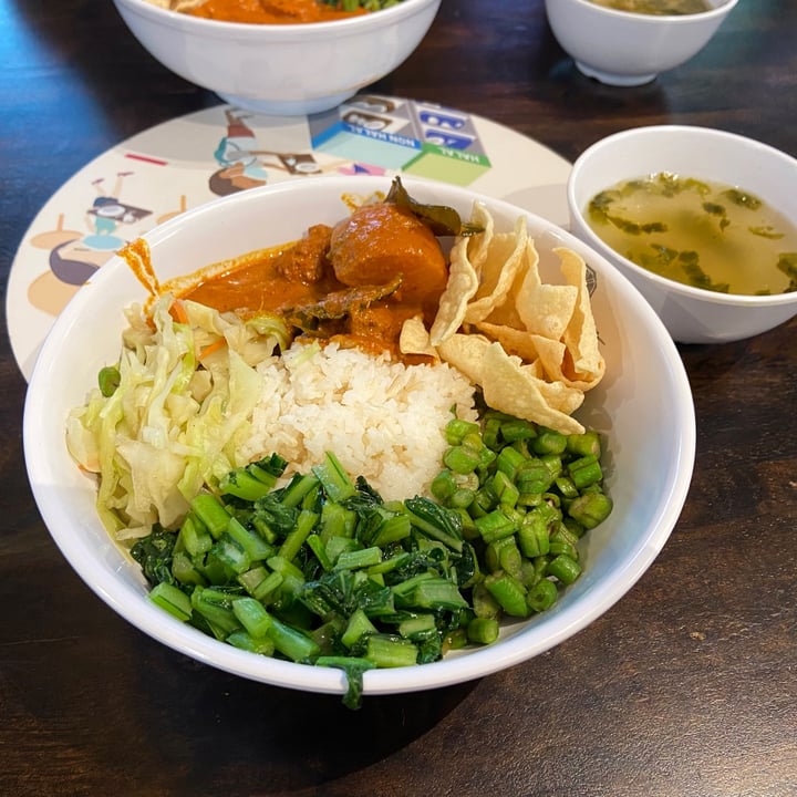 photo of Gokul RAAS Vegetarian Plant Based Nonya Curry Chicken Bowl shared by @dafnelately on  08 Dec 2022 - review