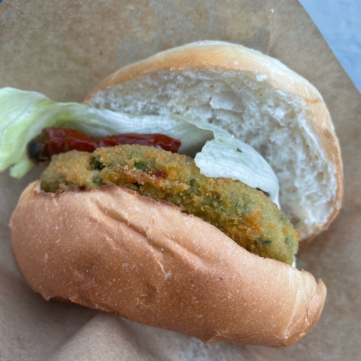 burger vegetariano at Beestró LAB Smokehouse - Review by @ammi | abillion