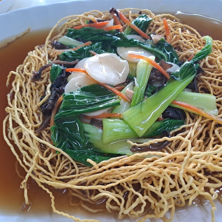 photo of Divine Vegetarian Family Restaurant Crispy Noodles shared by @huggsbabies on  07 Feb 2023 - review