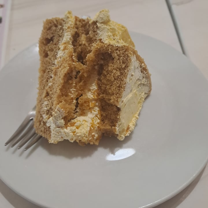 photo of 2Hearts Bakery carrot cake shared by @suinonero on  05 Jun 2023 - review