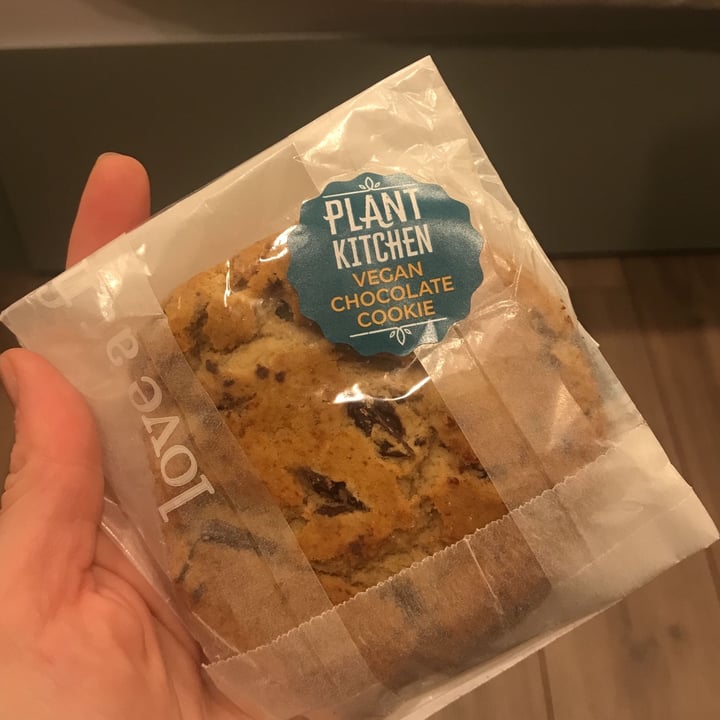 photo of Plant Kitchen (M&S) Dark Chocolate Chunk Cookie shared by @marianebertan on  21 Jan 2023 - review