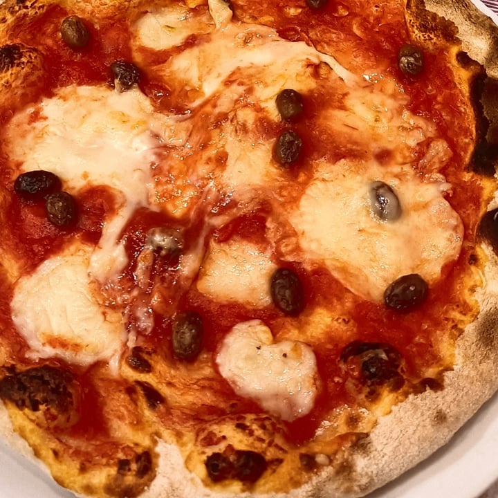 photo of Peperetta Dispetusa Pizza Mozzarella Di Riso E Olive Taggiasche shared by @andreapatrucco on  22 Apr 2023 - review
