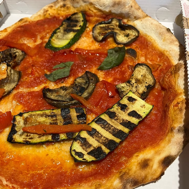 photo of Pizzeria Vecchia Roma Pizza Rossa Con Verdure Grigliate shared by @thevisio on  09 Jul 2023 - review