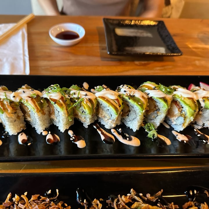 photo of Ma-Kin Vegan Sushi Third Dragon Roll shared by @merylg4v on  25 Jun 2023 - review