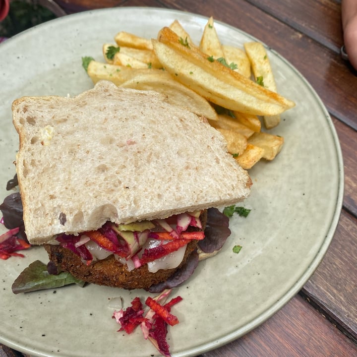 photo of Leafy Greens Plant Based Burger shared by @jackyvw on  03 Feb 2023 - review