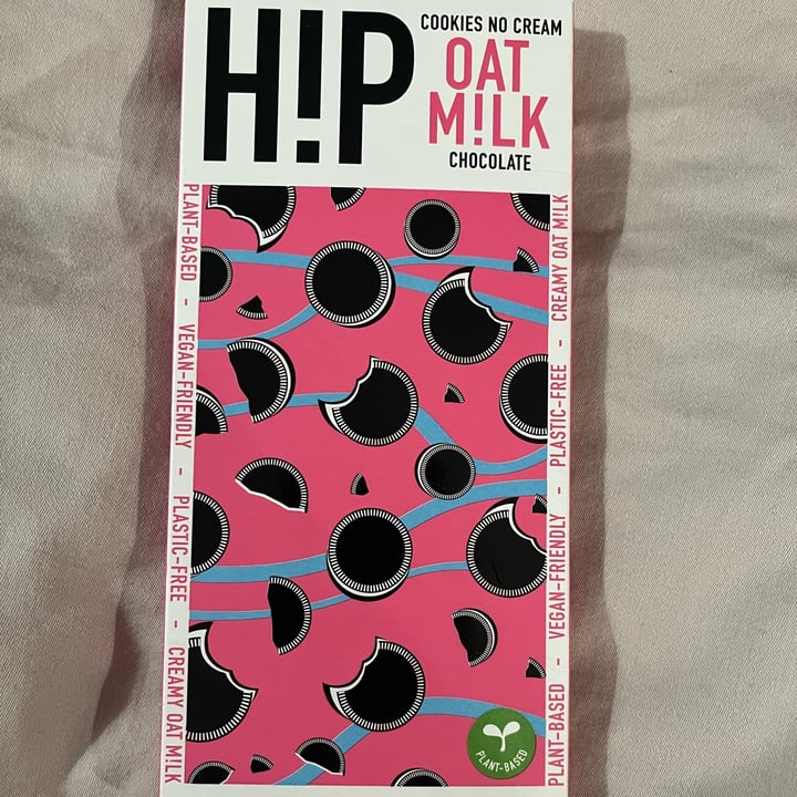 photo of HIP (H!P) Cookies No Cream Oat M!lk Chocolate Bar shared by @ameriamber on  11 May 2023 - review