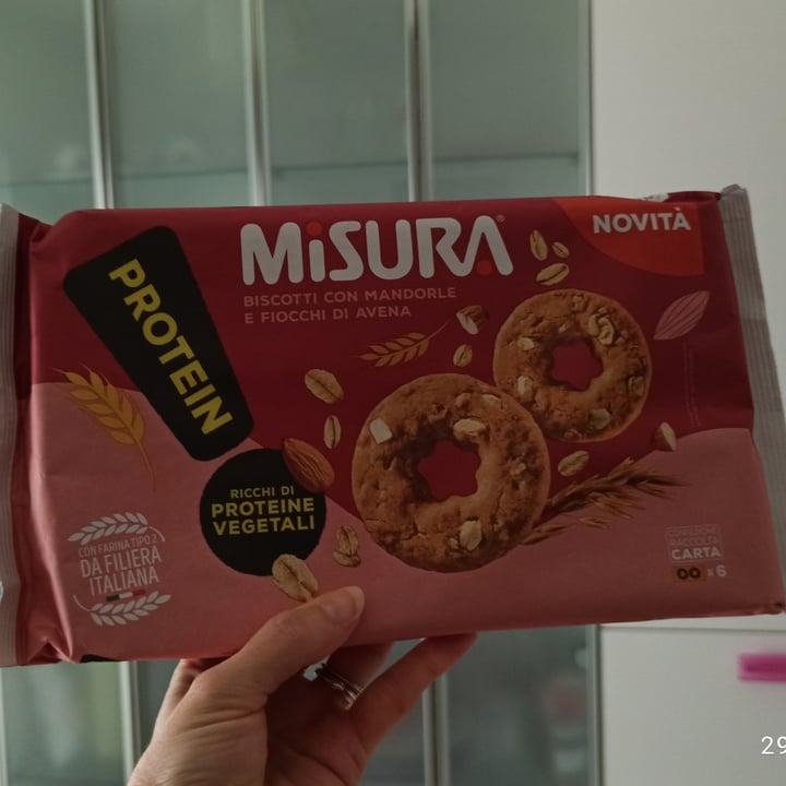 photo of Misura biscotti Protein con gocce cioccolato e fiocchi di avena shared by @mary1976v on  08 Jul 2023 - review