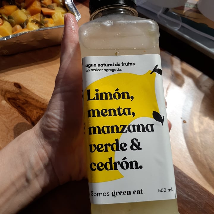 photo of Green Eat Agua natural Limon menta manzana Cedron shared by @lalaveg on  28 Jun 2023 - review