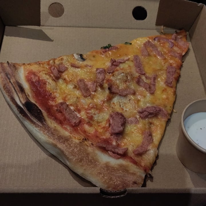 photo of Pie Hole Cheesy Like Sunday Morning shared by @krveg on  20 Feb 2023 - review