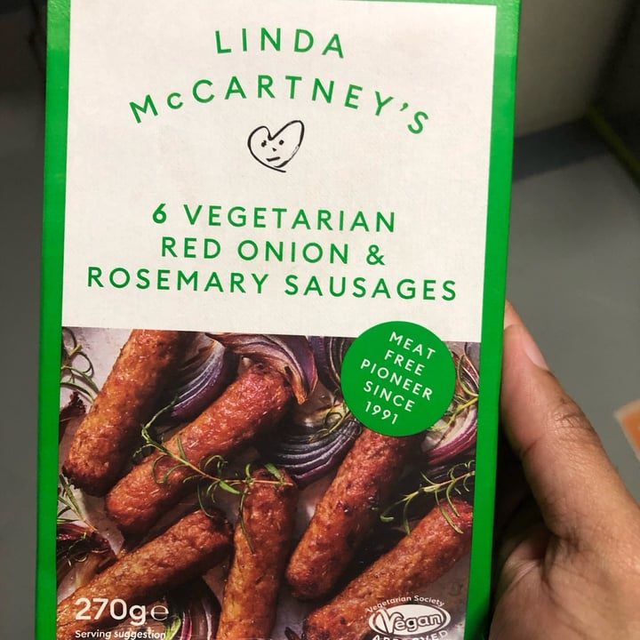 photo of Linda McCartney's 6 Vegetarian Red Onion & Rosemary Sausages shared by @taufixc on  21 Jul 2023 - review