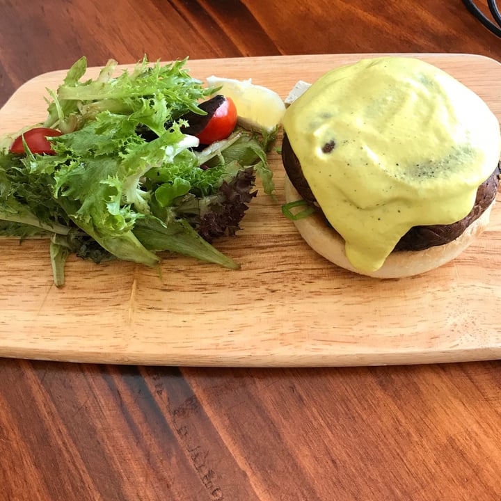 photo of Loving Nature Fortunate Coffee Cafe SG Portobello Benedict shared by @ziggyradiobear on  27 May 2023 - review