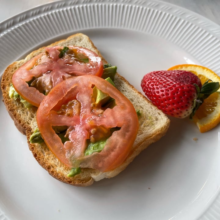 photo of Columbia Gorge Hotel & Spa Avocado Toast shared by @veganpetite on  06 Apr 2023 - review