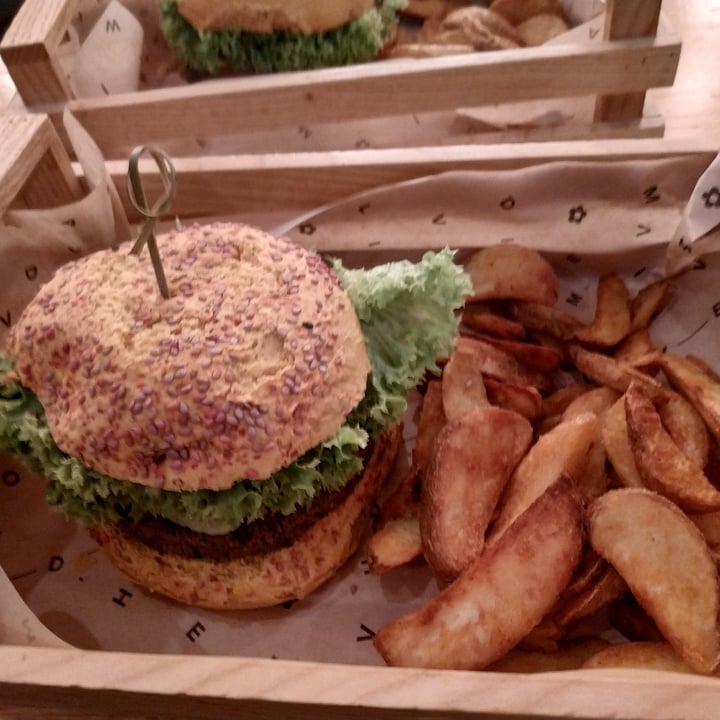photo of Flower Burger Spicy cecio shared by @niniane on  28 Dec 2022 - review