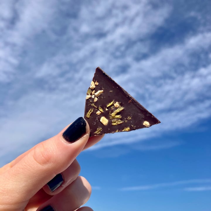 photo of Lindt Excellence - Amandes Orange shared by @asiayportia on  26 Mar 2023 - review