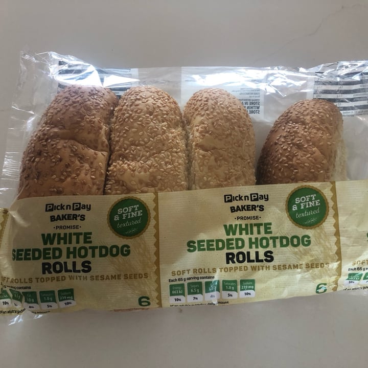 photo of Pick n Pay White Seeded Hot Dog Rolls shared by @zsuz on  09 Jan 2023 - review