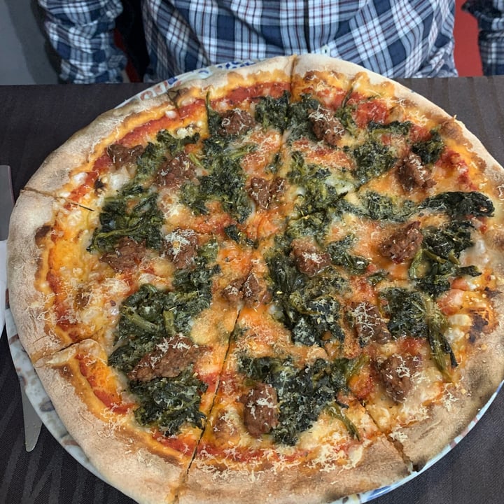 photo of Trinacria Pizzeria pizza salsiccia e friarielli shared by @lorella67 on  19 Mar 2023 - review