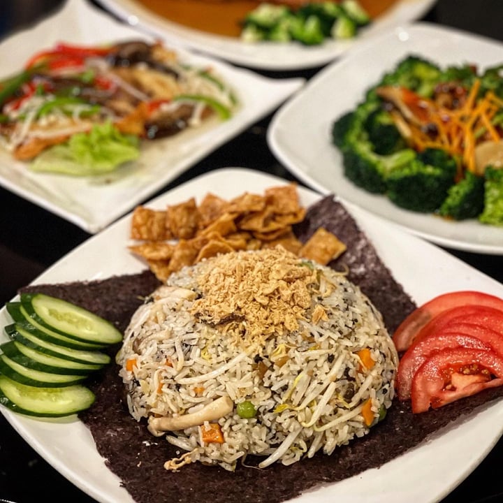 photo of New Fut Kai Vegetarian Restaurant Xinghua Seaweed Fried Rice shared by @veggiexplorer on  21 Apr 2023 - review