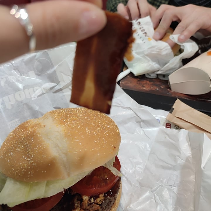 photo of Burger king Plant-Based Whopper shared by @terrymin9 on  27 May 2023 - review