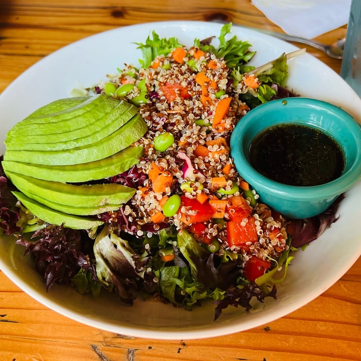 photo of The Cafe Quinoa & Avocado Salad Greens, organic red & white quinoa, apples, chickpeas, tomatoes, almonds, orange-cumin dressing shared by @manjugarg on  01 Mar 2023 - review