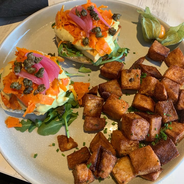 photo of Astoria Bistro Botanique Smoked “Salmon” Benedict shared by @camsveganeats on  03 Jan 2023 - review