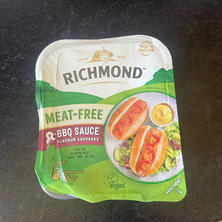 photo of Richmond 8 BBQ Sauce Flavour Meat-Free Sausages shared by @devon0 on  19 Apr 2023 - review