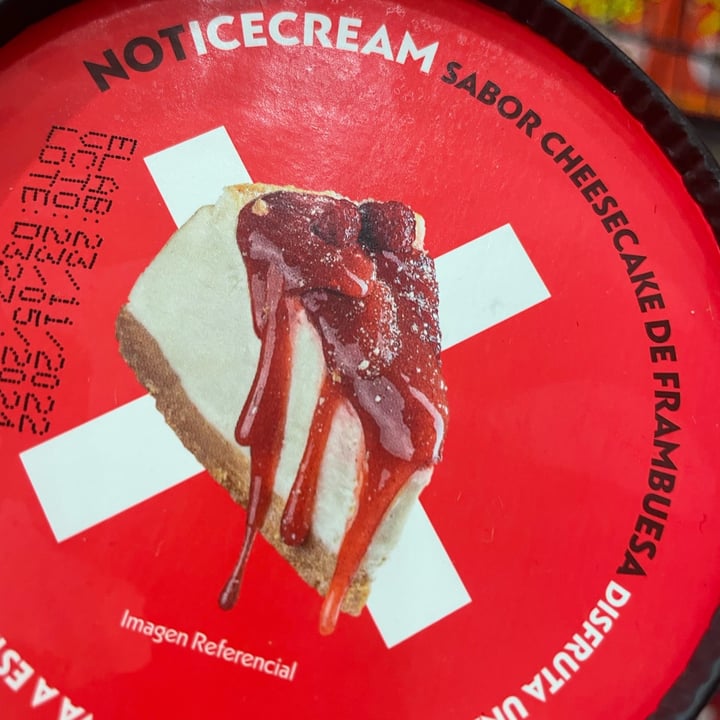 photo of NotCo Helado Cheesecake Frambuesa shared by @chica-polemica on  04 Mar 2023 - review
