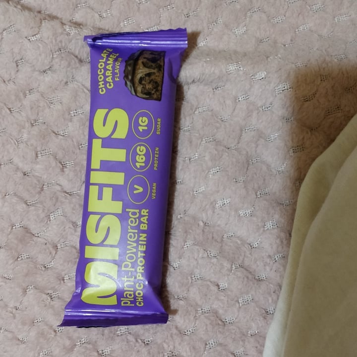 photo of Misfits Plant Powered Chocolate Caramel Protein Bar shared by @compassionate on  03 Feb 2023 - review