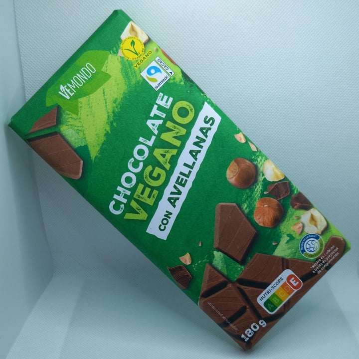 photo of Vemondo Chocolate vegano con avellanas shared by @animalsvoices on  13 Mar 2023 - review