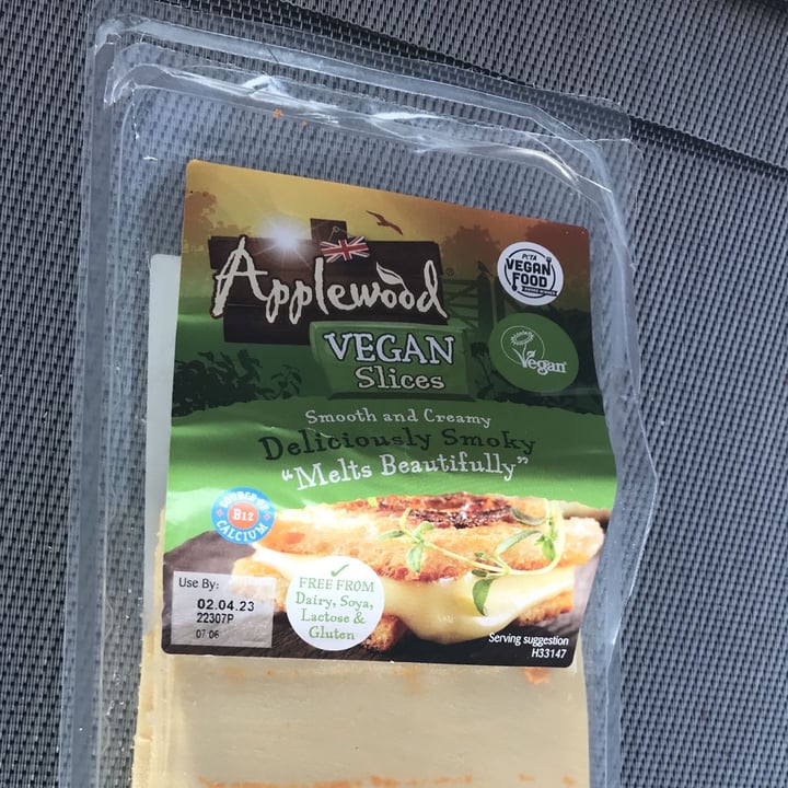 photo of Applewood Applewood vegan slices shared by @jonasc on  23 Dec 2022 - review