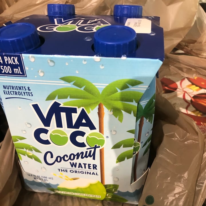 photo of Vita Coco Coconut Water shared by @malulemos on  21 Dec 2022 - review