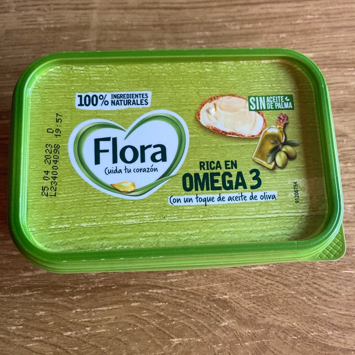 photo of Flora Flora Margarina Toque Aceite de Oliva shared by @martitavegan on  29 Jul 2023 - review