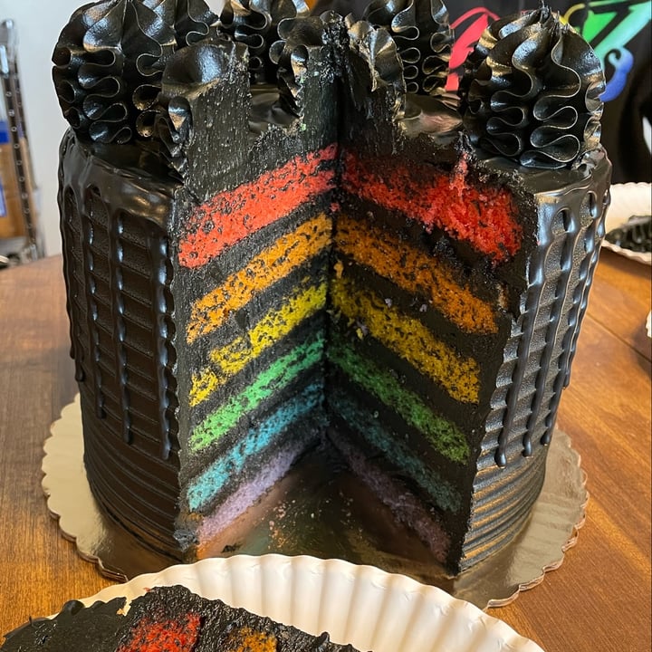 photo of Pie, Pie My Darling Goth Rainbow Cake shared by @veganraeofsunshine on  20 May 2023 - review