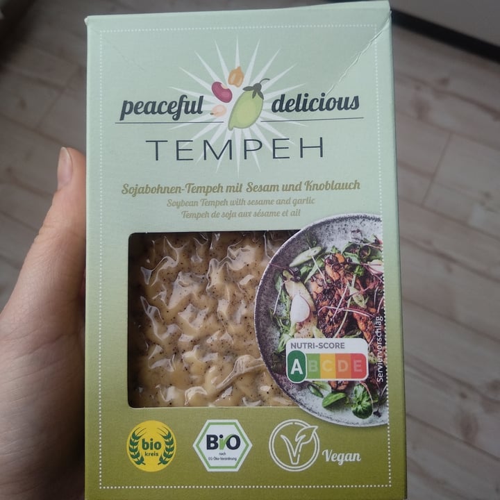 photo of Peaceful delicious Sojabohnen-Tempeh Mit Sesam Und Knoblauch shared by @farewell2flesh on  13 Jun 2023 - review