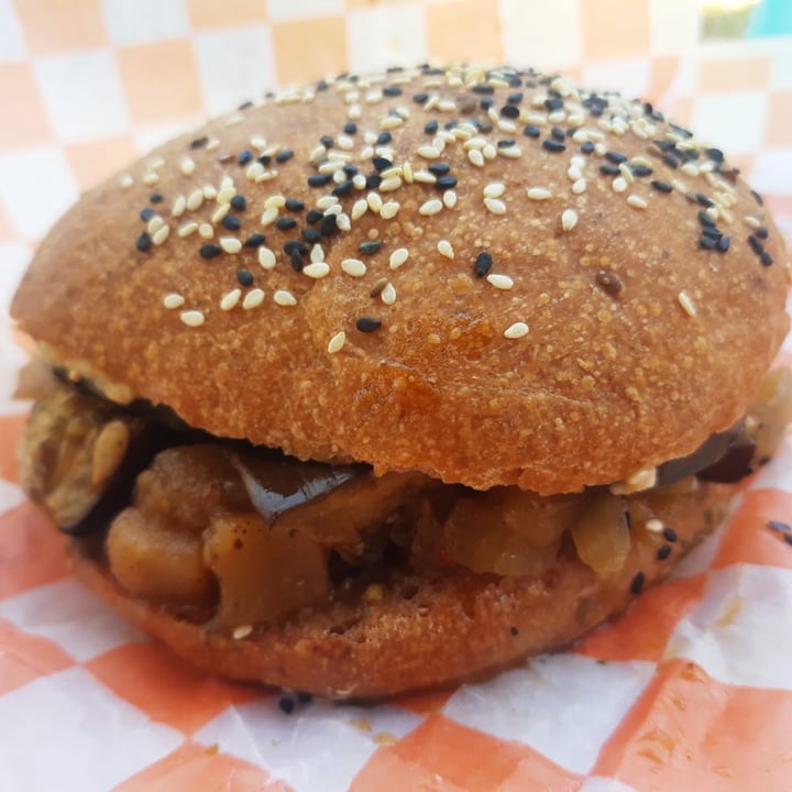 photo of La Manteca Negra Sandwich vegano shared by @lix on  20 Jan 2023 - review