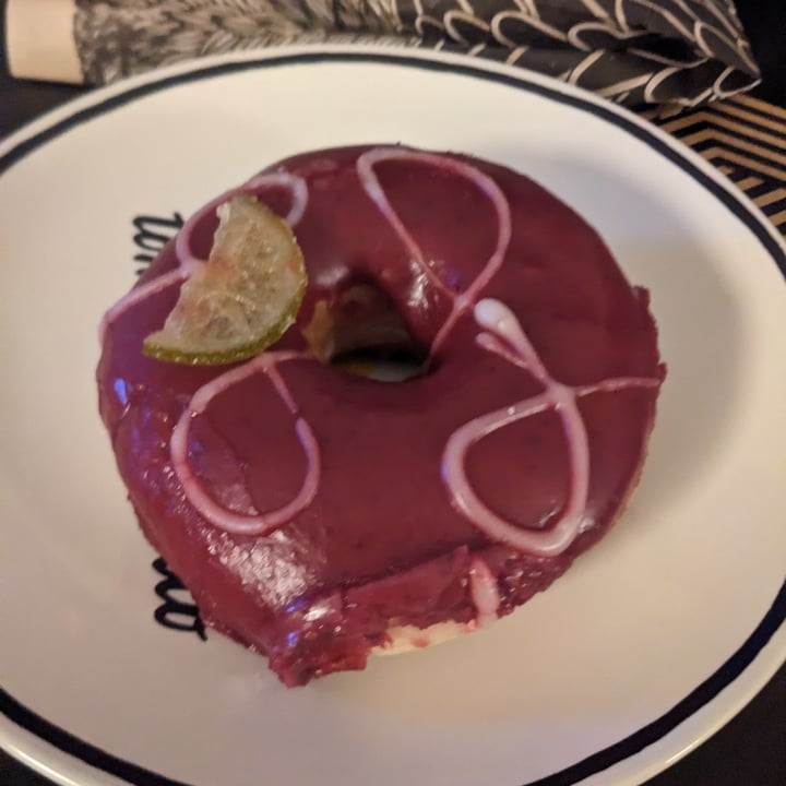photo of Donut Monster Cherry Lime shared by @rcrw88 on  19 Apr 2023 - review