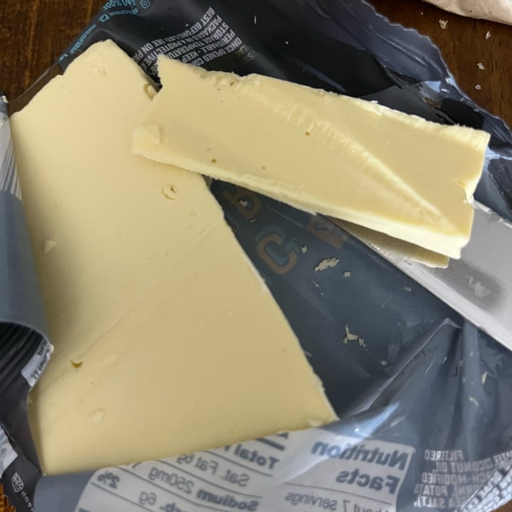 photo of Violife Epic Mature Cheddar Block shared by @vegangma on  09 Mar 2023 - review