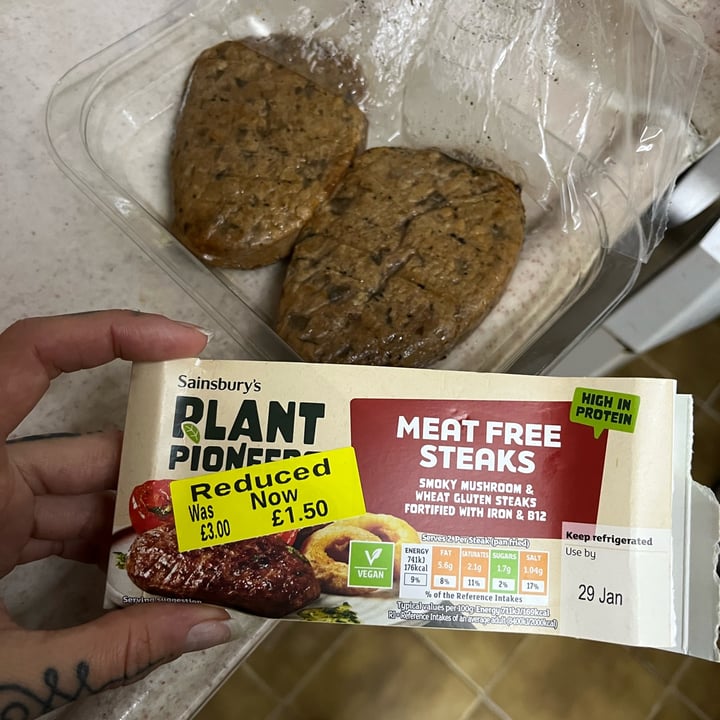 photo of Plant Pioneers Meat Free Steaks shared by @annbience on  04 Feb 2023 - review